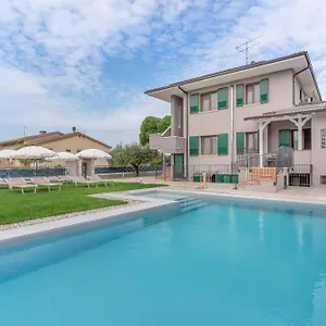  Appartement -free Pool And Parking- Garda House Italië